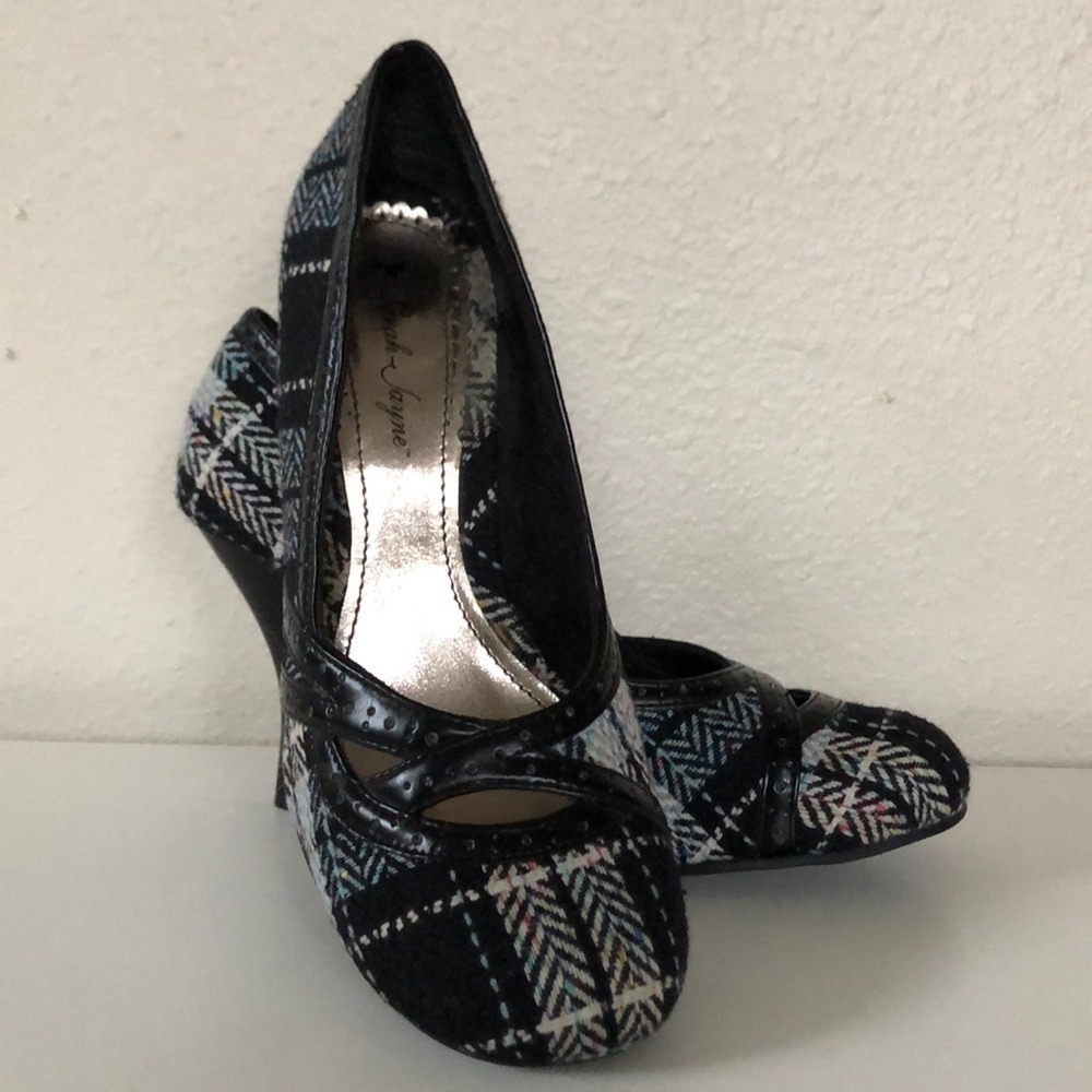 Sarah-Jayne “Got The Look”  Heel
